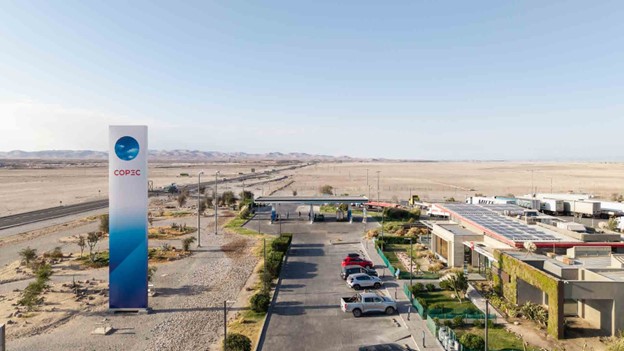 Ilustración conceptual sobre un incidente de ciberseguridad corporativo y exfiltración de datos atribuido a un grupo criminal