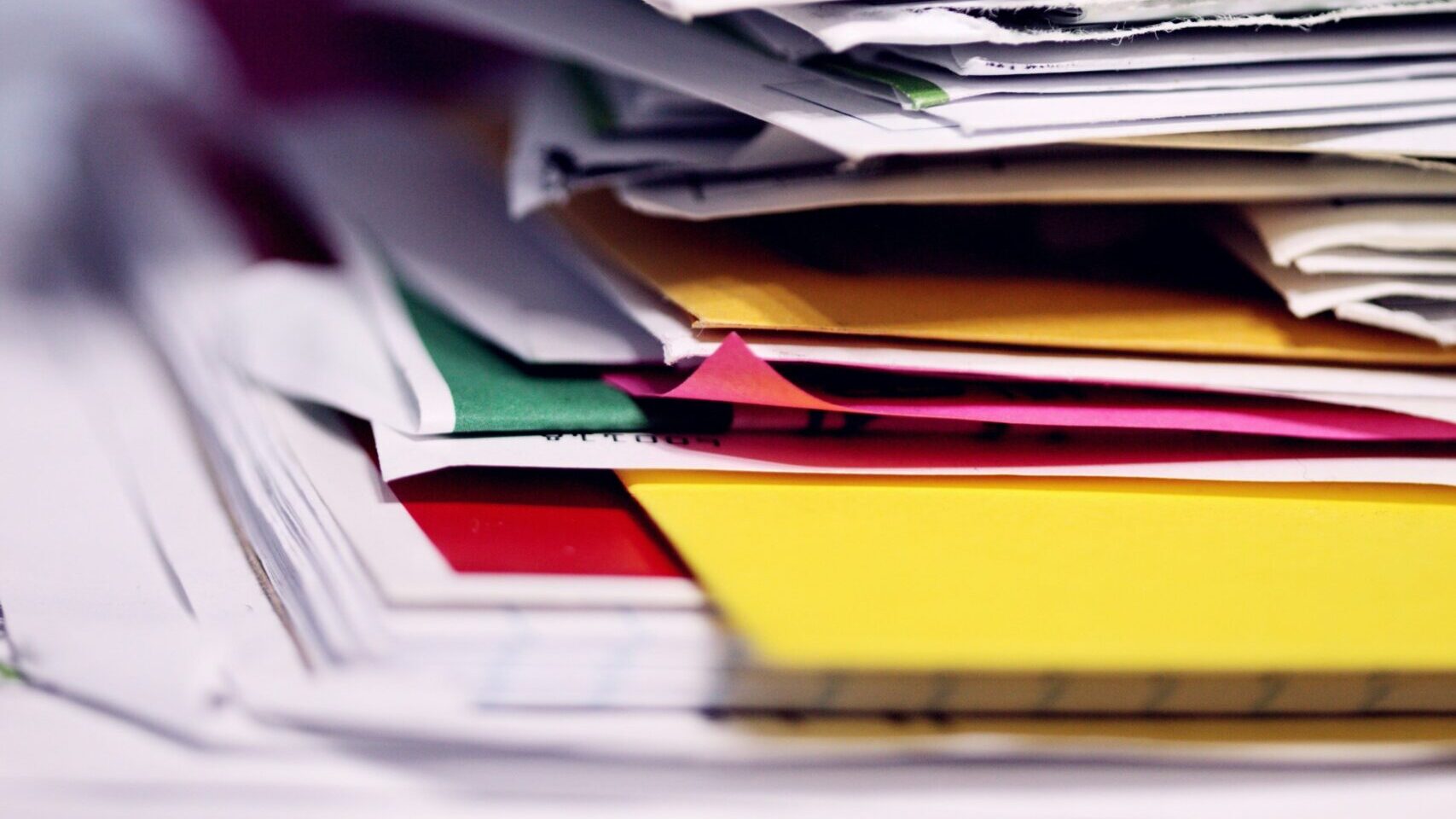 La incorporación de capacidades de identidad digital y firma electrónica representa una nueva etapa en la evolución del compliance fiscal o cumplimiento fiscal digital, al integrar factura electrónica, gestión documental, automatización y validación de identidad dentro de un mismo ecosistema. Este enfoque permite a las organizaciones fortalecer el cumplimiento normativo, proteger la integridad de la información, reducir riesgos operacionales, garantizando la validez jurídica de las transacciones digitales, y responder con mayor eficiencia a las exigencias regulatorias y de negocio.
