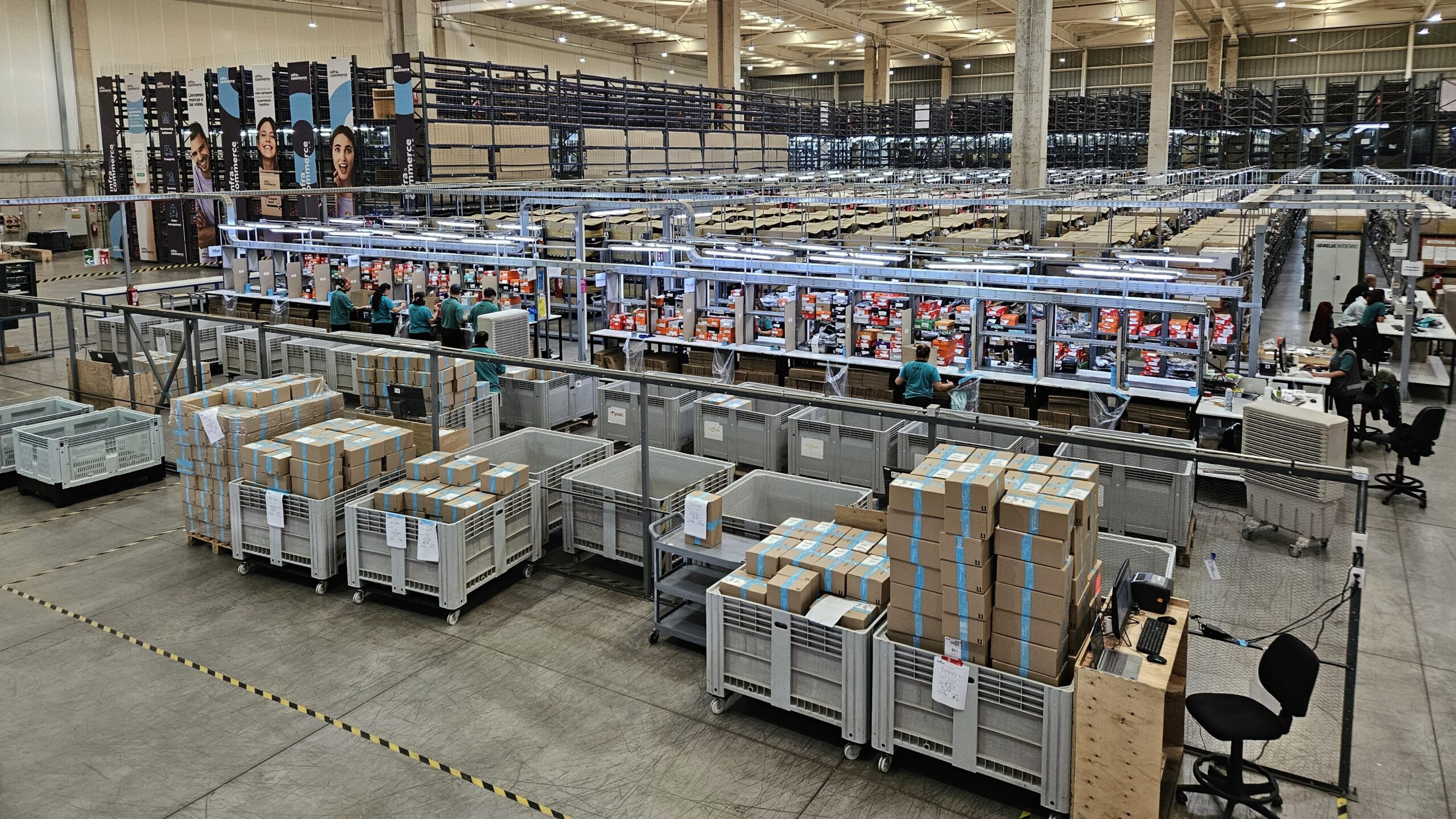 Ciberseguridad en eCommerce — bodega logística